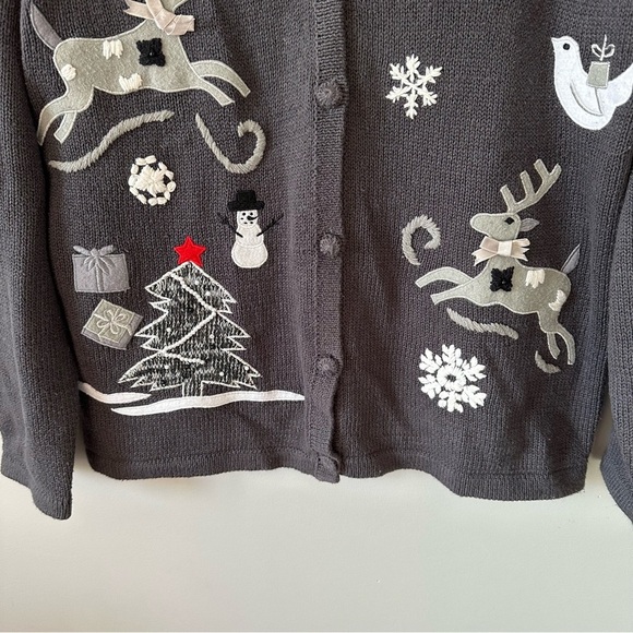 Ashley Hill Sweater Cardigan Womens Size Medium Gray White Christmas Vintage - Picture 3 of 16